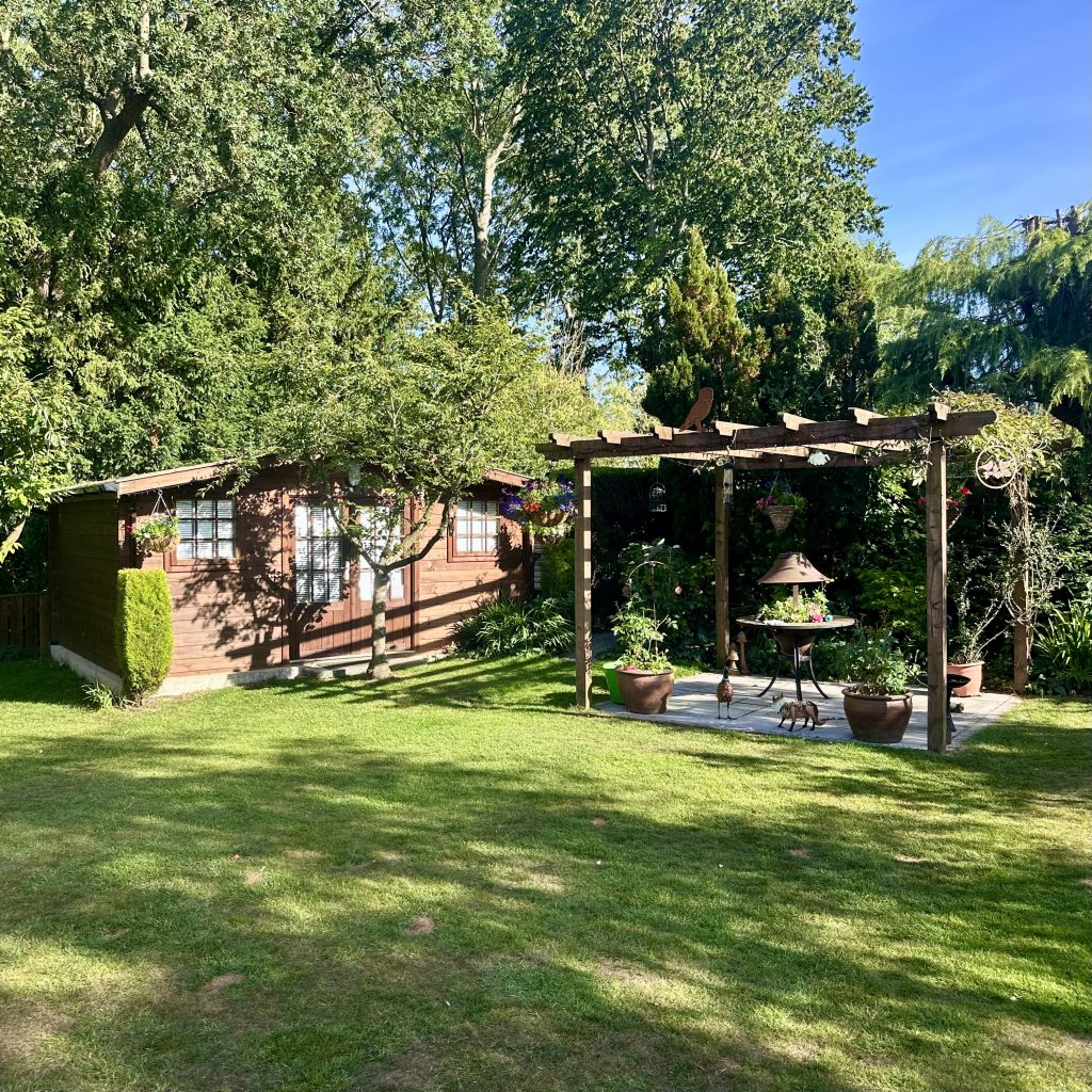 LandScapingandPropertyServices. Sandra back garden shed (Square)